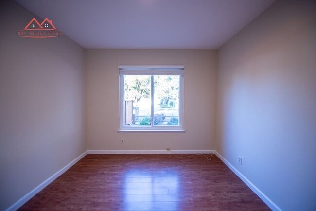 Building Photo - 2135 Hikido Dr