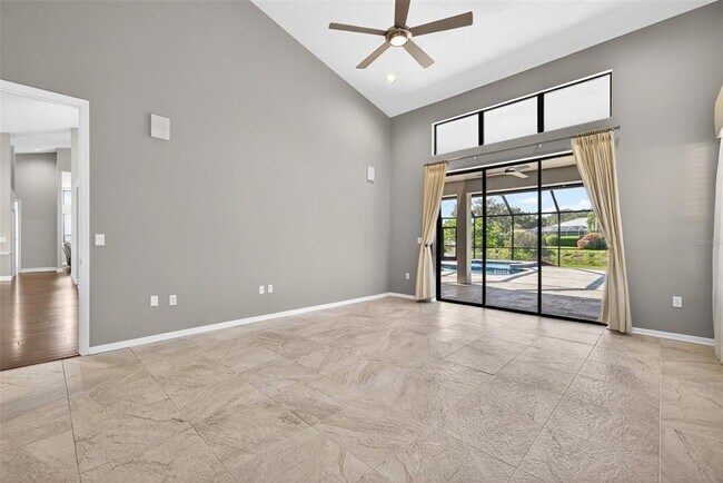 Building Photo - 8455 Woodbriar Dr