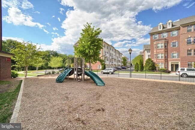 Building Photo - 3565 Holborn Pl