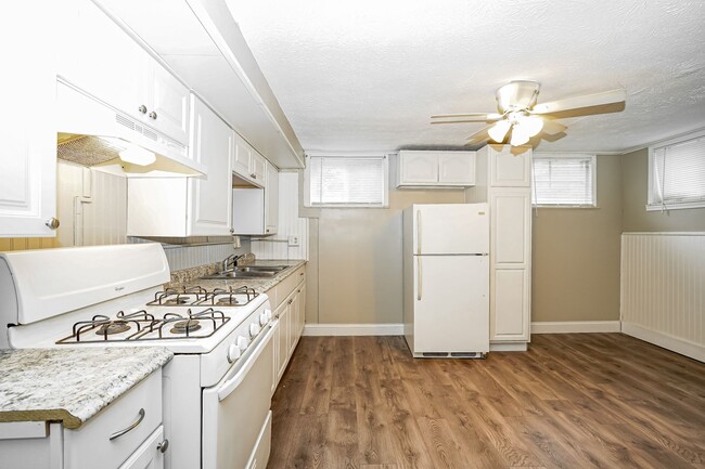 Building Photo - 2654-2656 Avalon Place