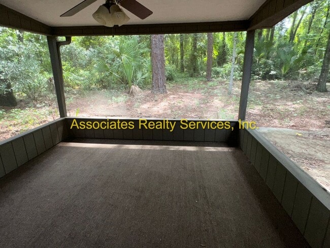 Building Photo - Westchester Manor 3br/ 2ba wonderful SW location!