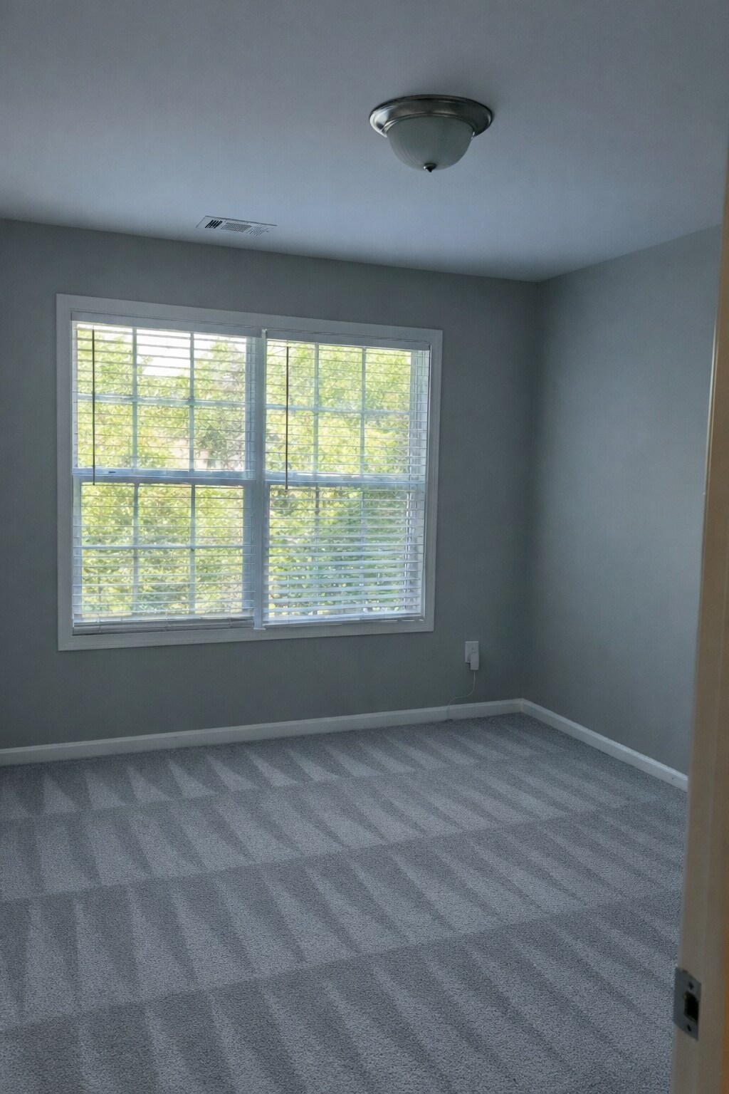 Building Photo - 897 Ivydale Ln