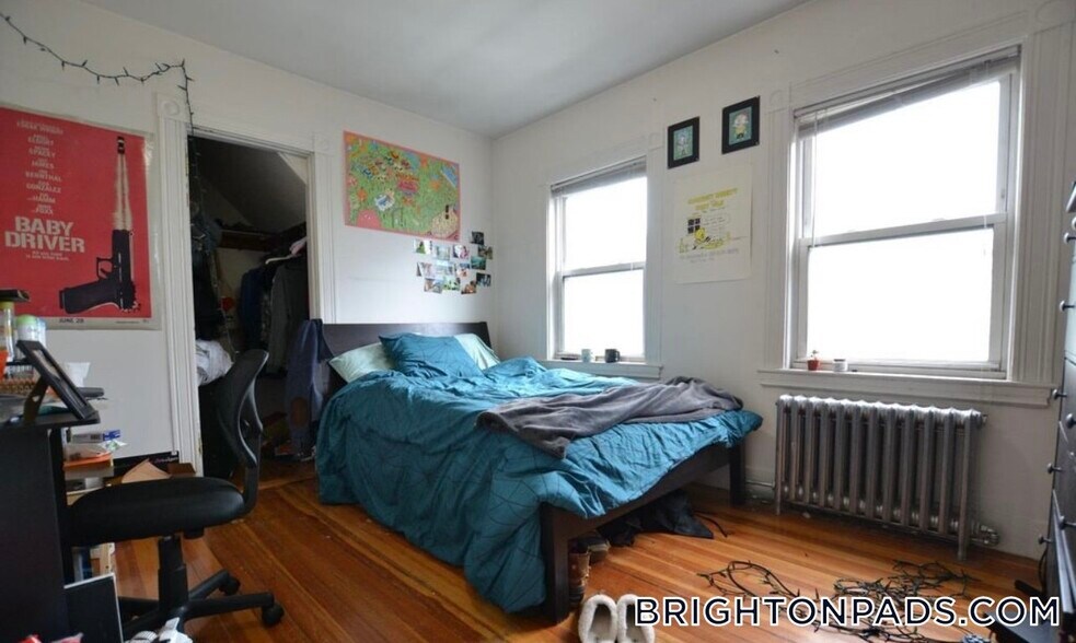 Building Photo - 140 Brooks St