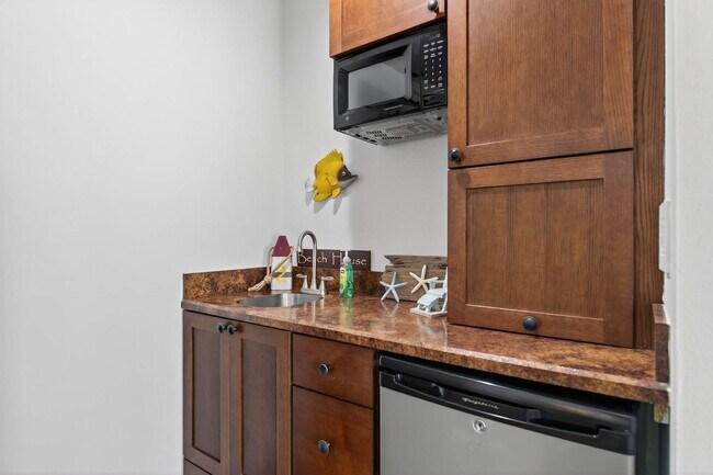 Building Photo - 2750 Ocean Shore Blvd