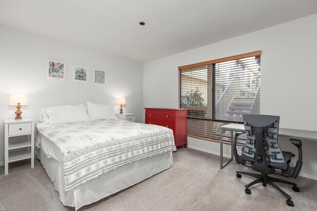 Building Photo - 4007 Everts St