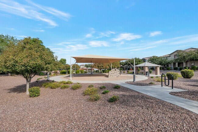 Building Photo - Charming 4 bedroom 3 bath Home in Gilbert!