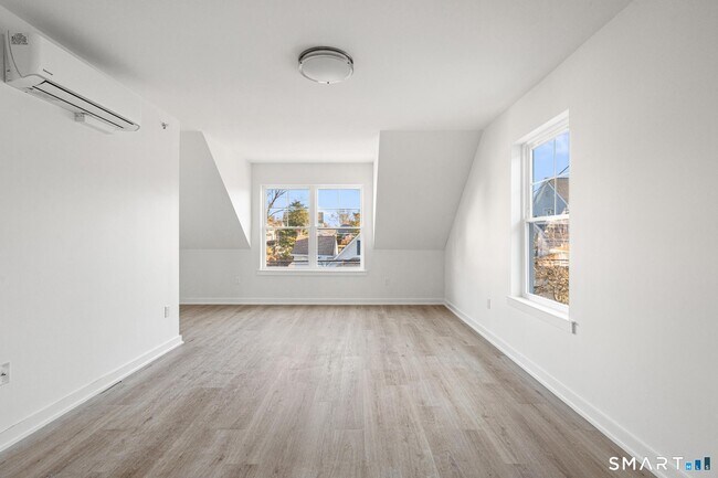 Building Photo - 29 Village Rd