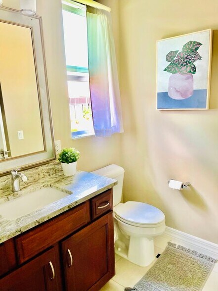 Building Photo - 257 Manor Rd