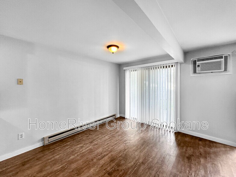 Building Photo - 1227 E 29th Ave