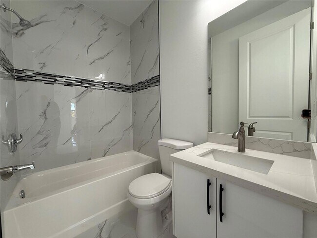 Building Photo - 2620 NE 22nd Ave