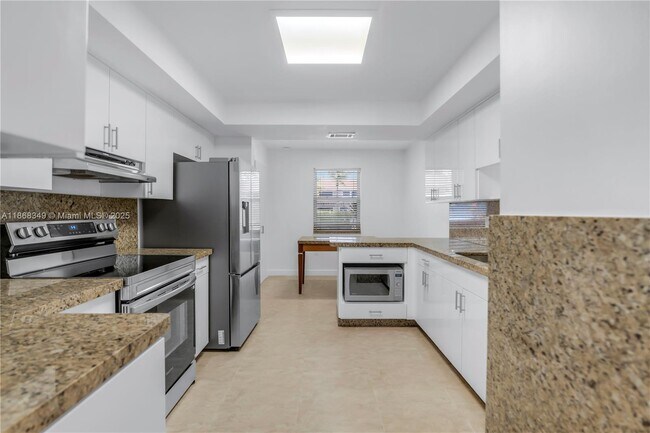 Building Photo - 3827 NE 166th St