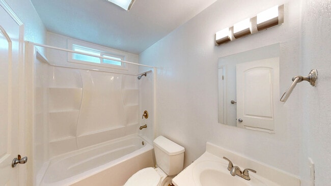 Building Photo - 15489 Marty Dr