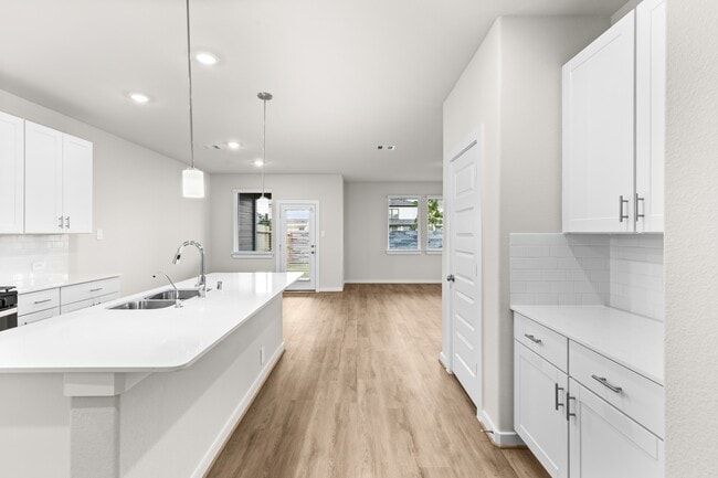 Building Photo - 2213 Bay Breeze Dr