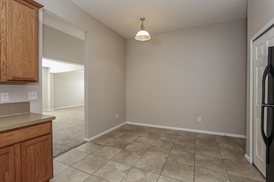 Building Photo - 14075 Golden Eagle Dr