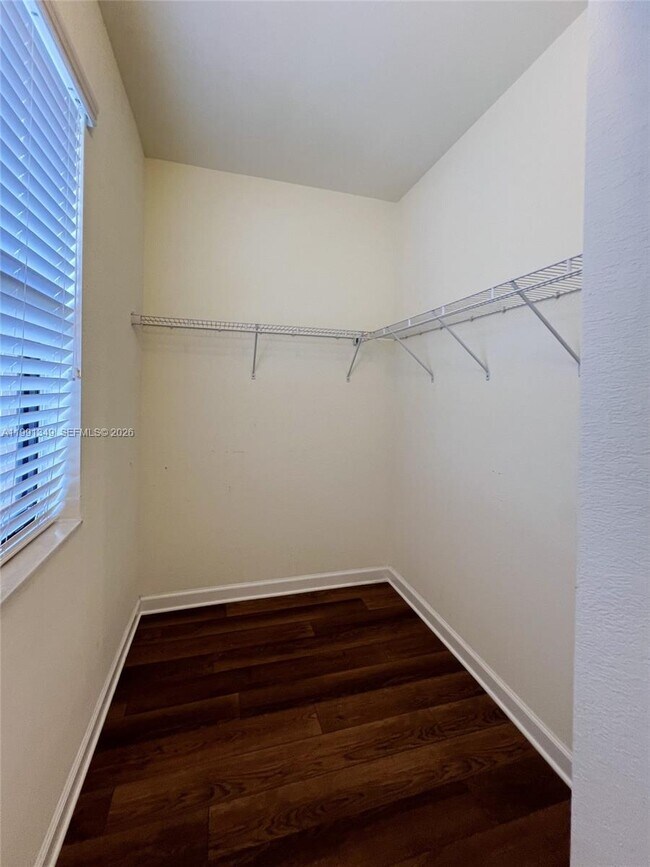 Building Photo - 422 SE 34th Terrace