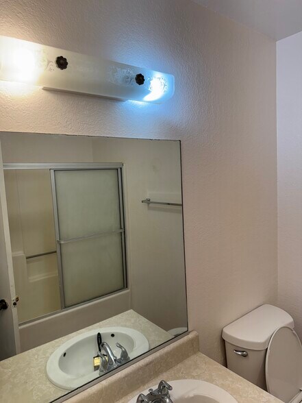 Building Photo - 3007 Pat Ave