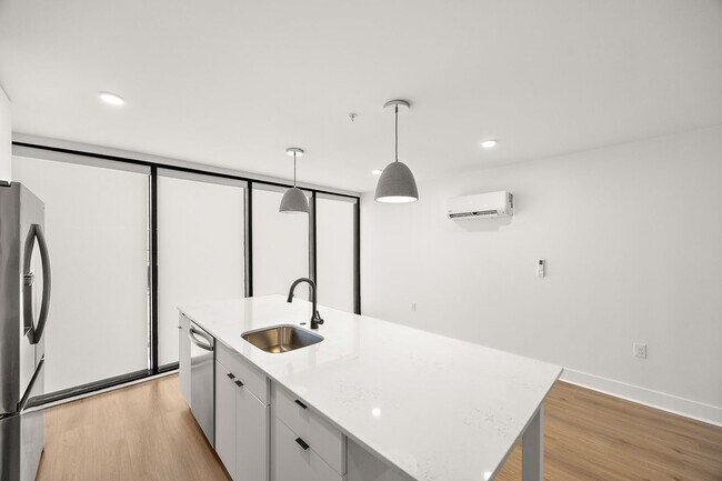 Building Photo - Tatnall West 8720 Landlord