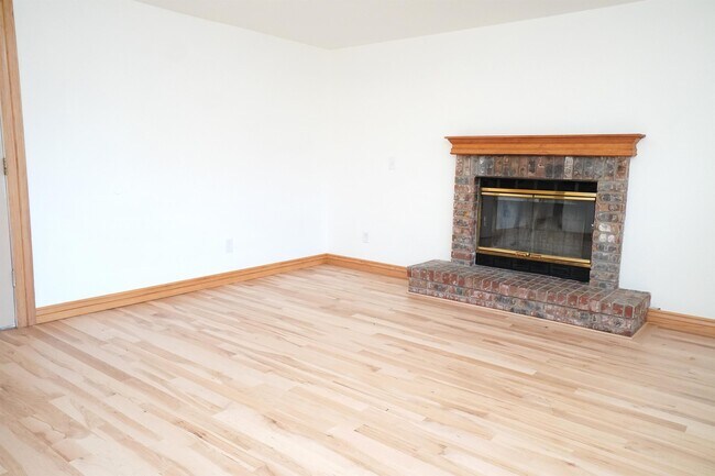 Building Photo - 11965 W Gunsmoke Dr