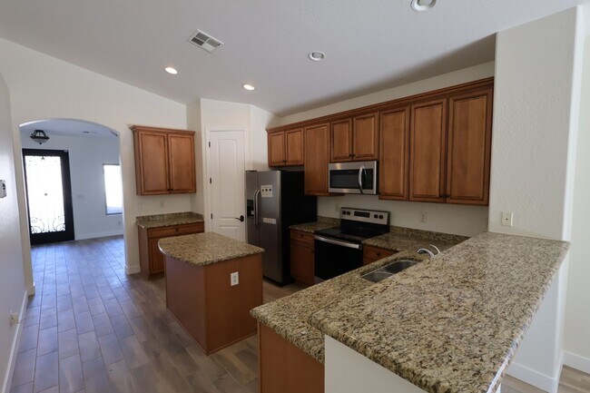 Building Photo - Remodeled 4 Bed 2 Bath Home.