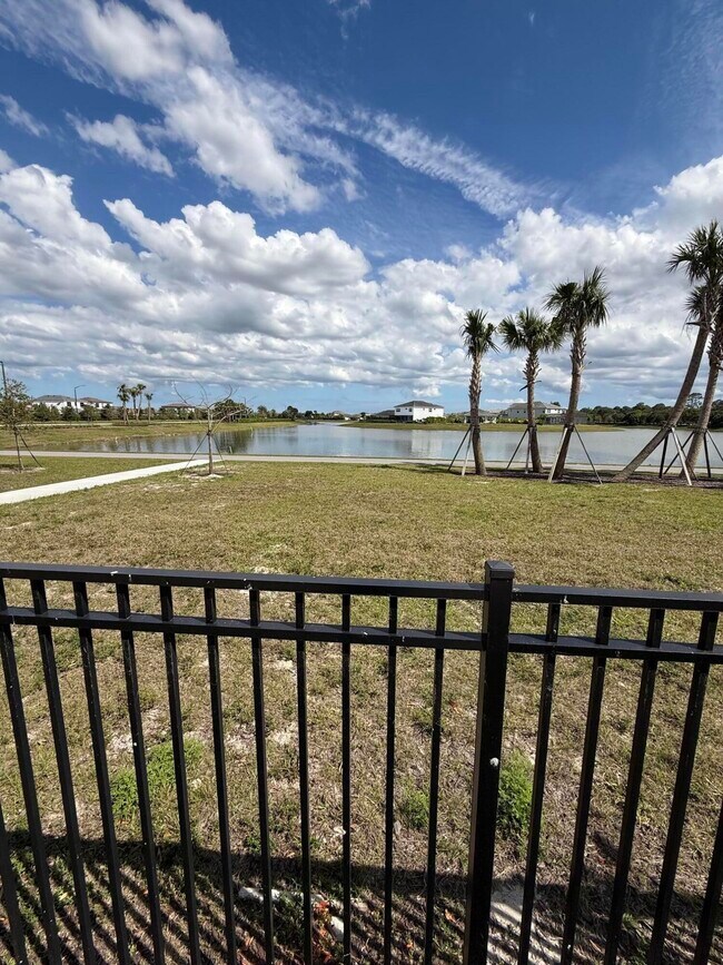 Building Photo - 4718 Longwood Lk Sq