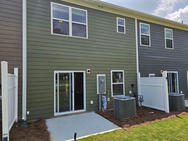 Building Photo - 6031 Rizer Dr