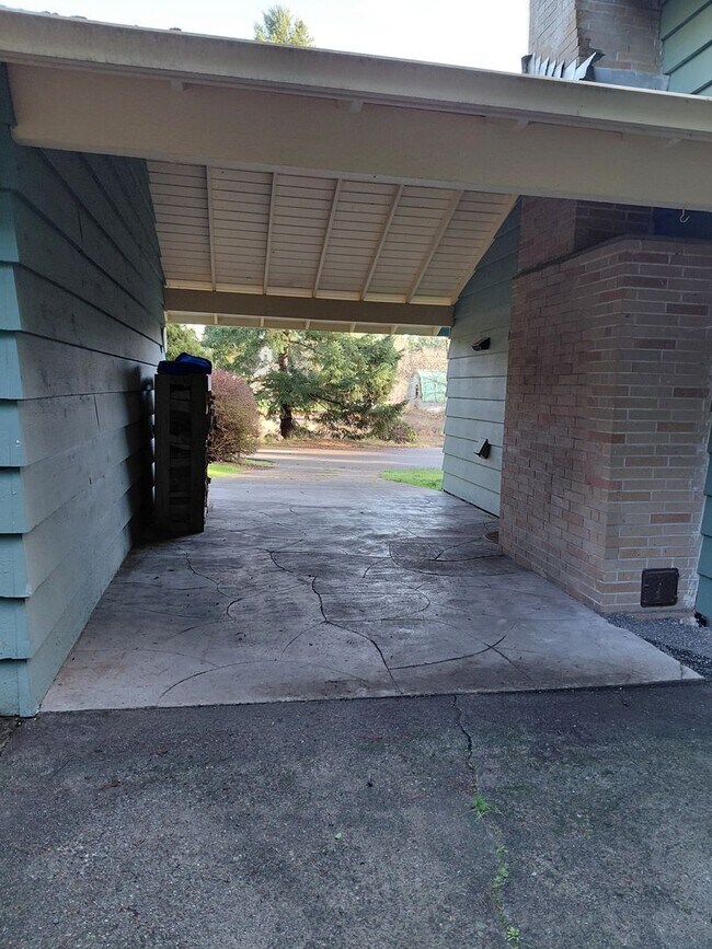 Building Photo - Silverdale Area Home