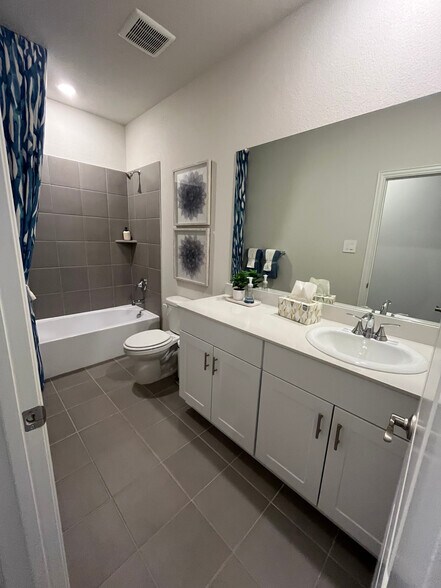 Guest bath - 317 Sierra Rdg
