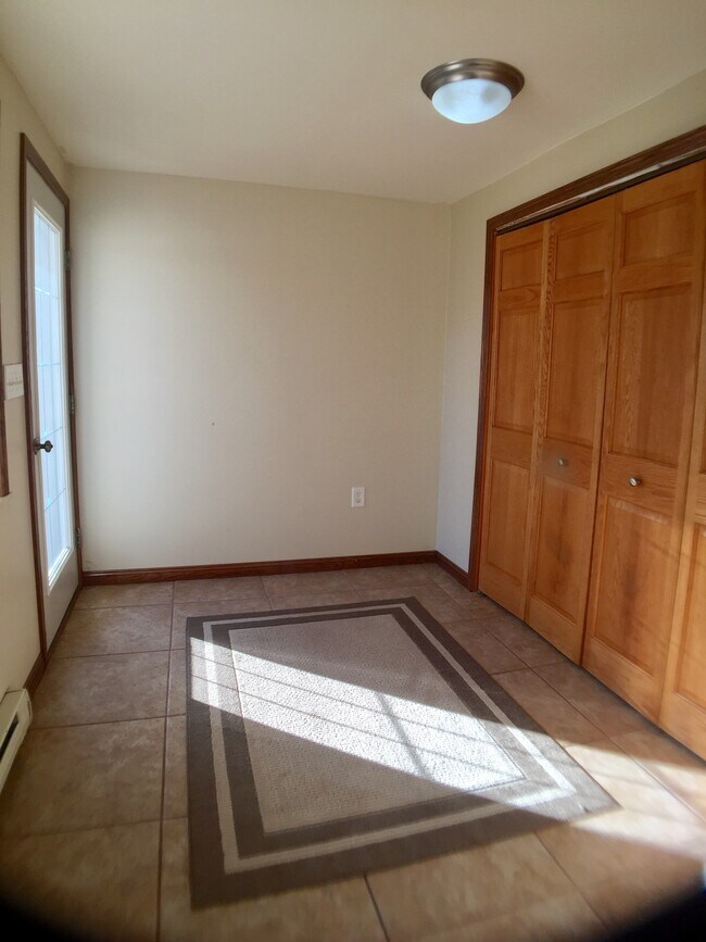 Entry - 1402 Altamont St