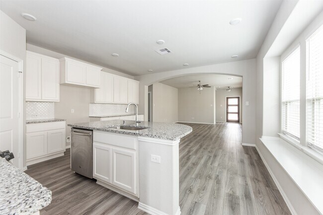 Building Photo - 15211 Stuart Bat Cave Ln