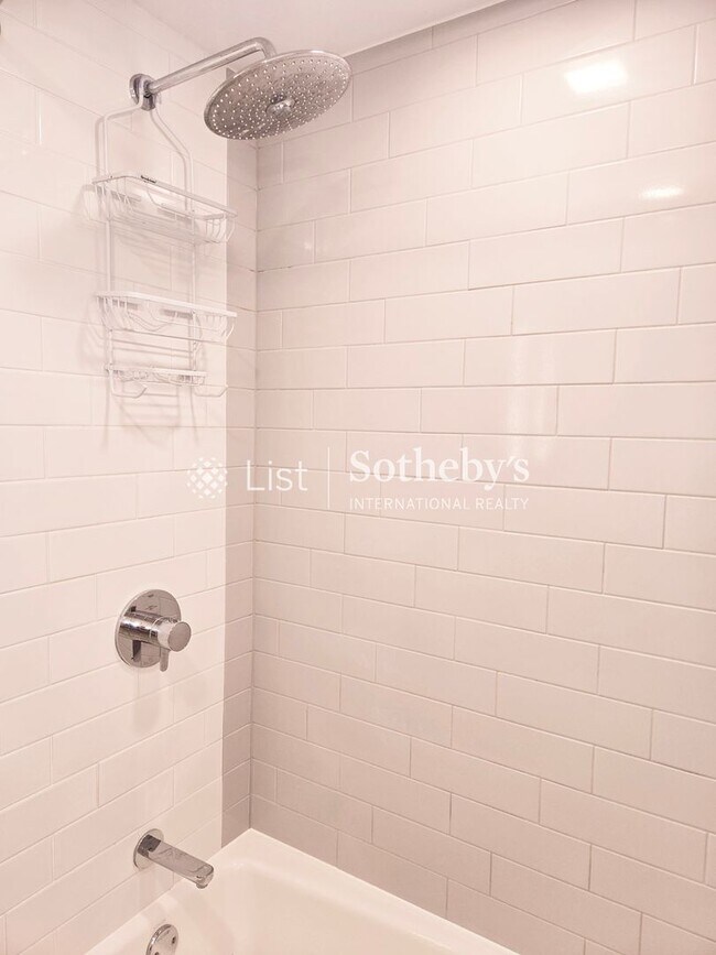 Building Photo - Aalii #1609 | Honolulu, HI