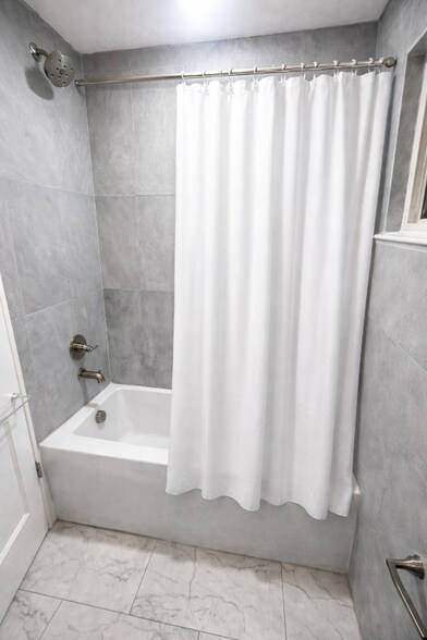 Building Photo - 507 Quebec St