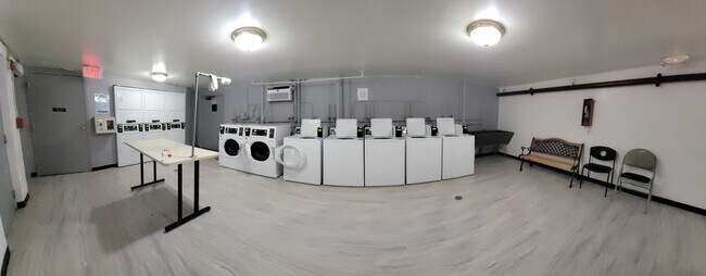 Building Photo - 8901 N Western Ave