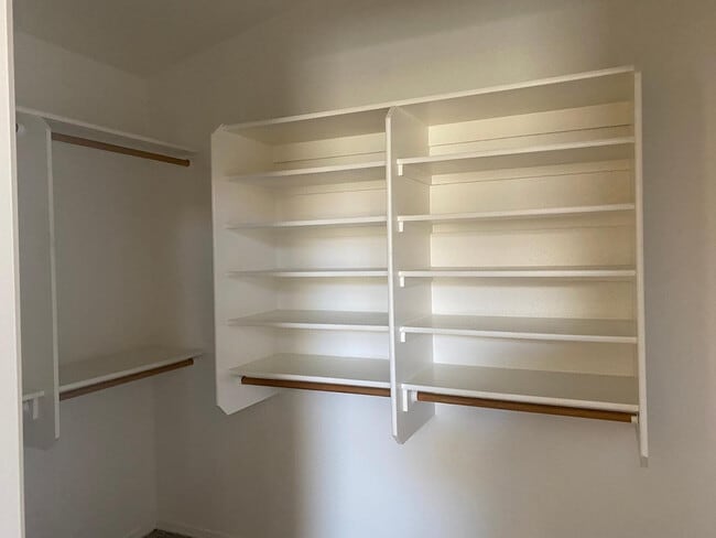 Building Photo - 1277 W Myrna Ln