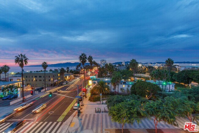 Building Photo - 1705 Ocean Ave