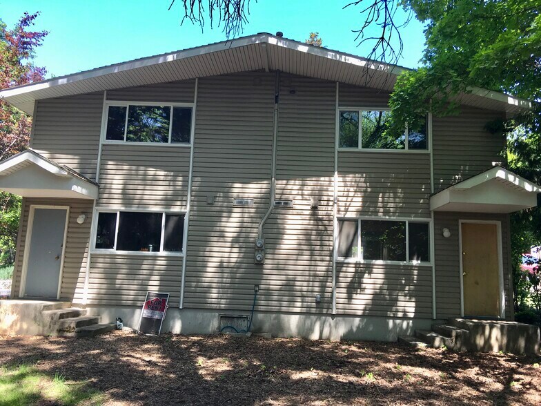 Building Photo - 1165 NE Harvey Rd