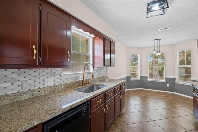 Building Photo - 1469 Homestead Dr S