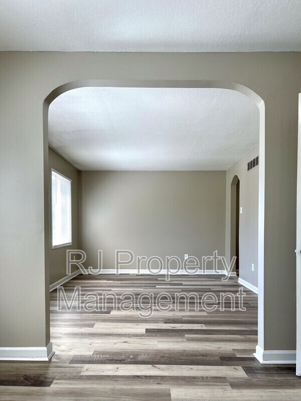 Building Photo - 5368 Scottsdale Ave