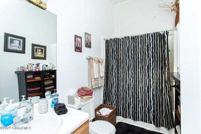 Building Photo - 80-82 Milton Ave