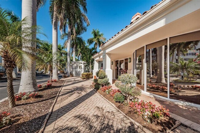 Building Photo - 6105 Bahia Del Mar Cir