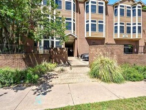 Building Photo - 2802 Nueces St