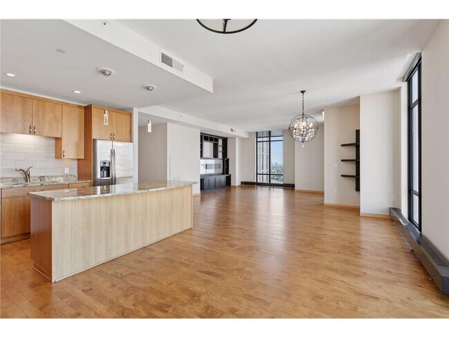 Building Photo - 201 S 11th St