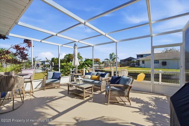 Building Photo - 4262 Biscayne Dr