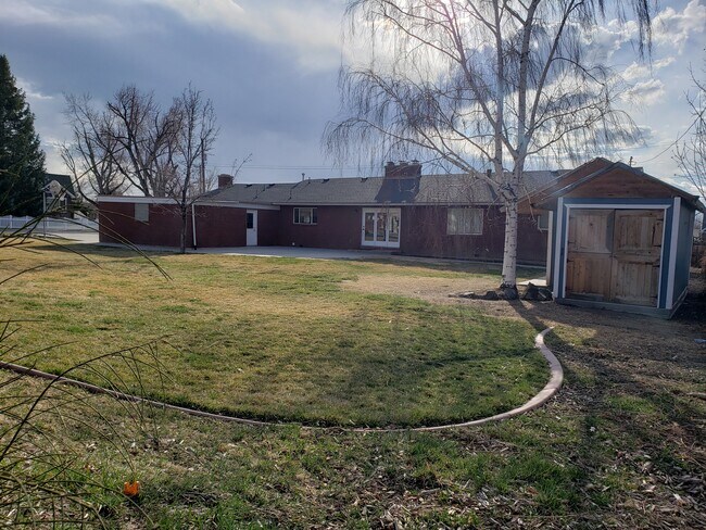 Backyard, Patio - 926 N 800 W