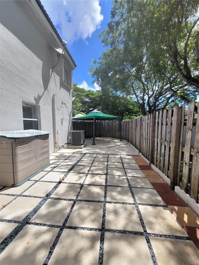 Building Photo - 14385 SW 120th Ct