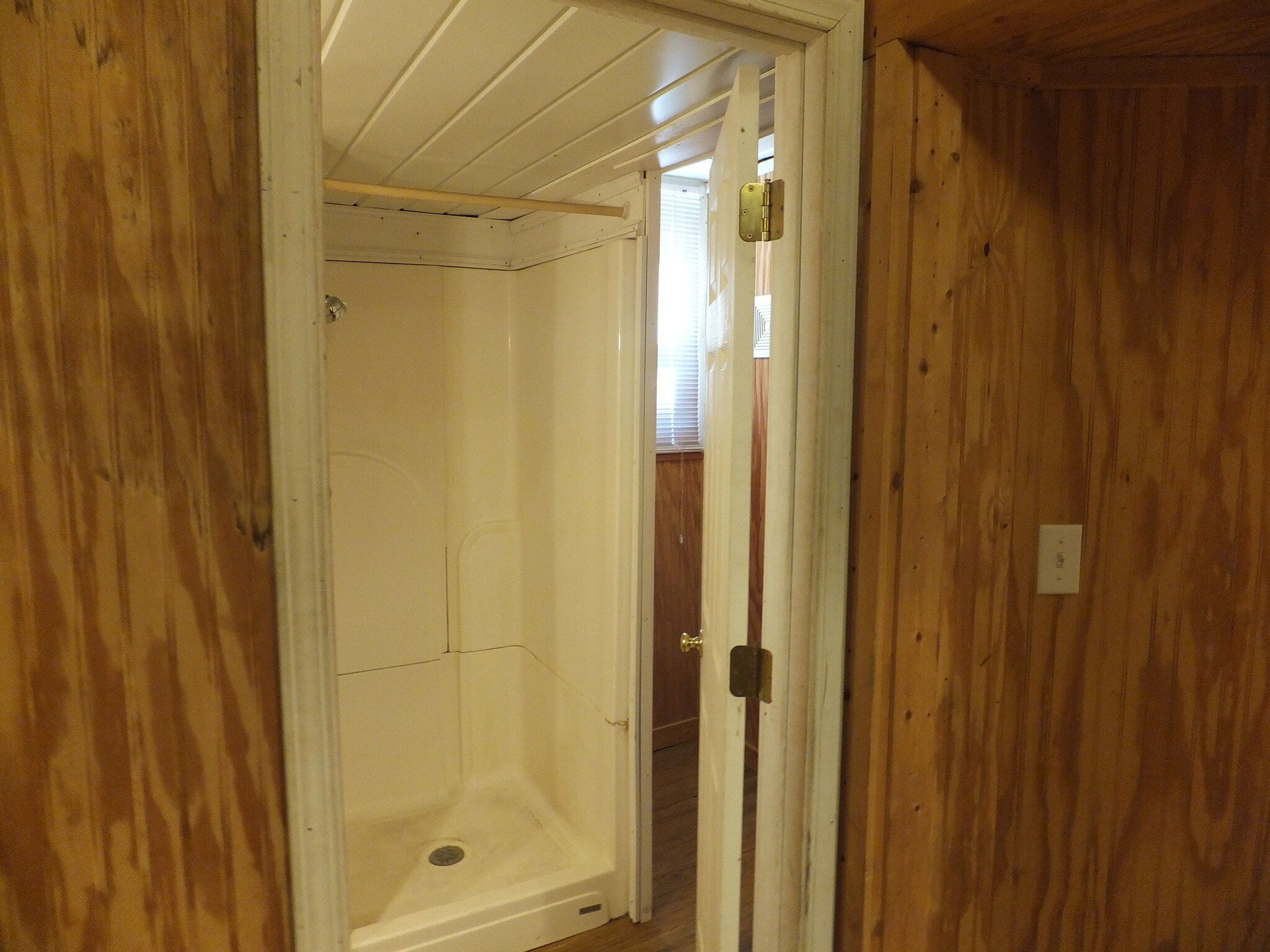 Bathroom - 1401 University Ave