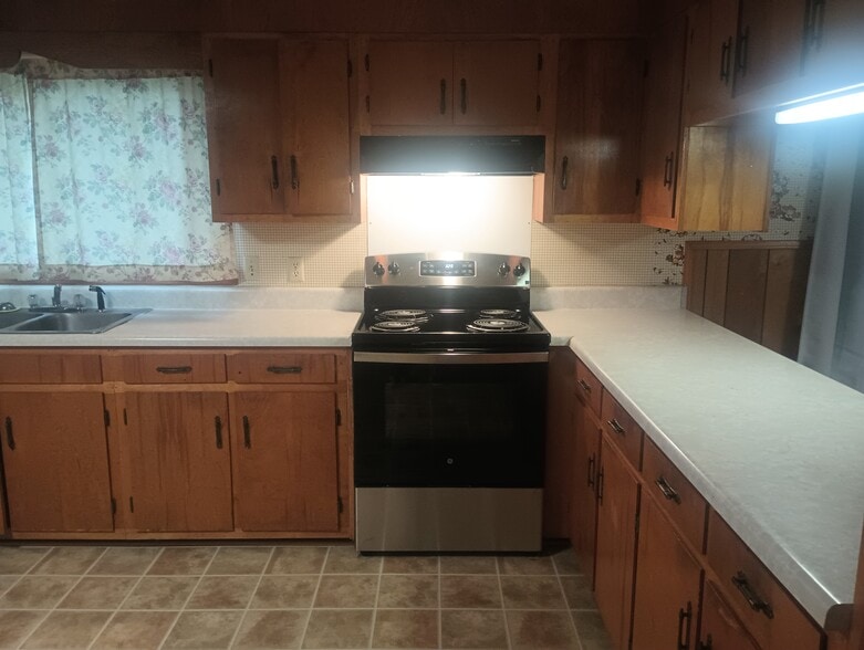 Building Photo - 1039 Old State Highway 8