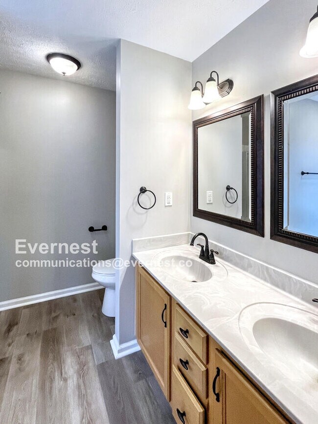 Building Photo - 507 Oakmont Dr