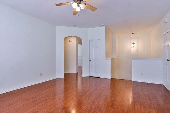 Building Photo - 15529 Landing Creek Ln