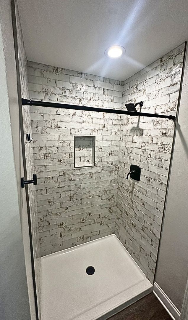 Building Photo - Traditional Neighborhood Living with Luxury