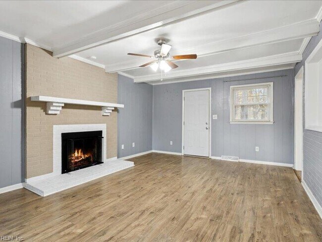 Building Photo - 13202 Aqueduct Dr